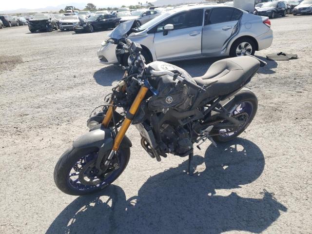 Obraz 2 z 2014 YAMAHA FZ09  2014 z VIN JYARN33E4EA001389
