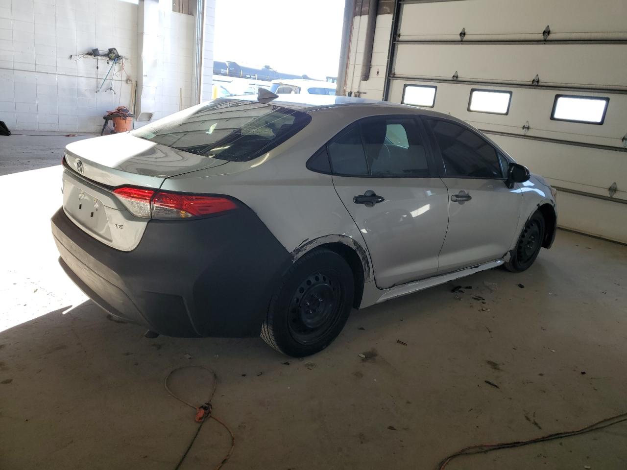 Image 3 of 2021 TOYOTA COROLLA LE 2021 with VIN 5YFEPMAEXMP183485
