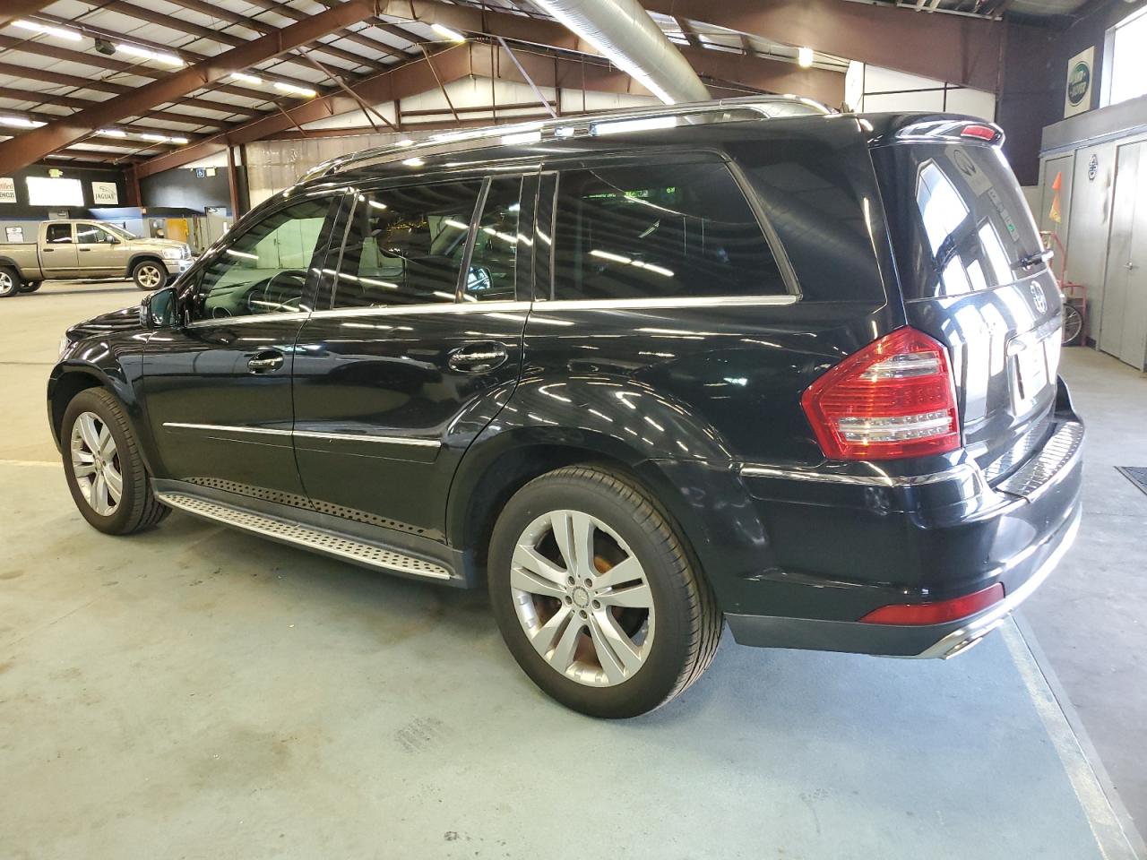 Изображение 2 2011 MERCEDES-BENZ GL 450 4MATIC 2011 с VIN 4JGBF7BE3BA671860