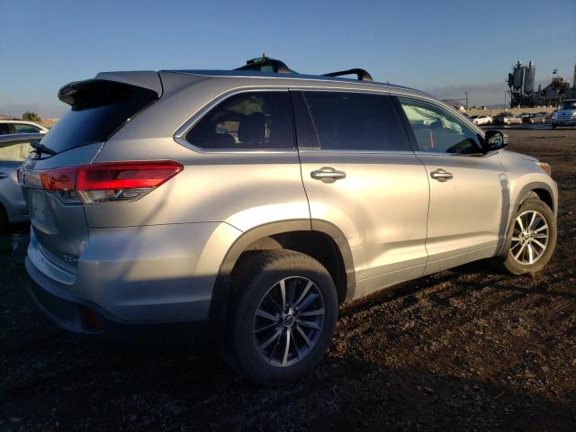 Изображение 3 2017 TOYOTA HIGHLANDER SE 2017 с VIN 5TDJZRFHXHS467690