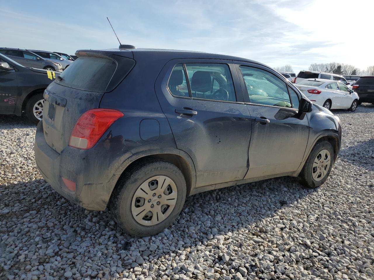 Изображение 3 2018 CHEVROLET TRAX LS 2018 с VIN 3GNCJKSB1JL302252
