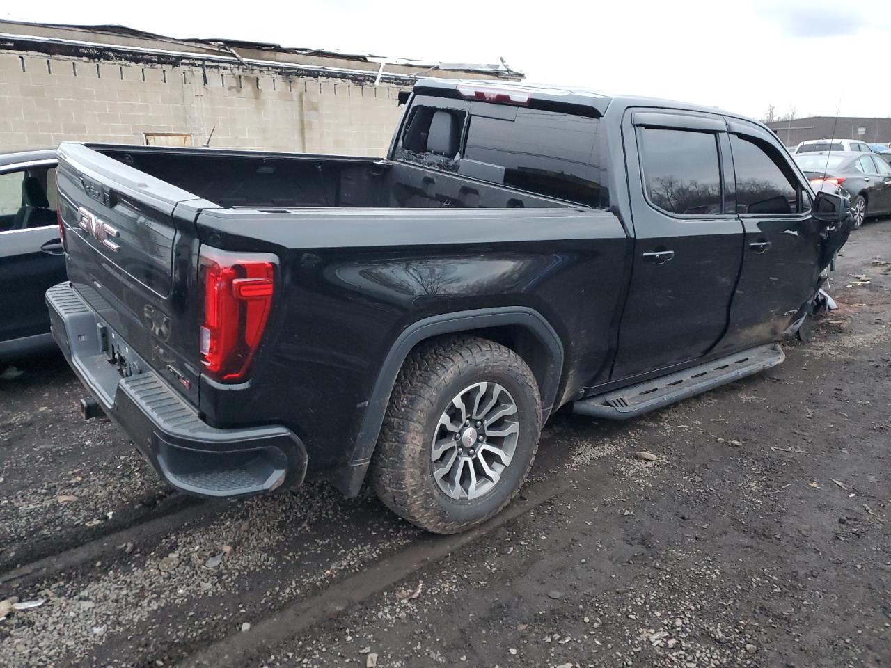 Изображение 3 2020 GMC SIERRA K1500 AT4 2020 с VIN 1GTU9EET2LZ262741