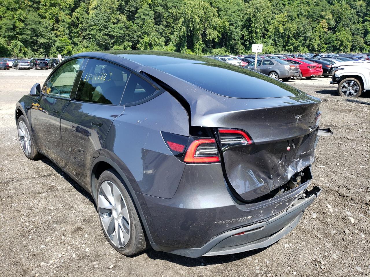 Image 2 of Tesla Model Y 2021 with VIN 5YJYGDEE8MF103314