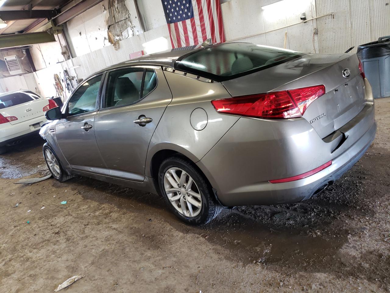 Изображение 2 Kia Optima Lx 2013 с VIN 5XXGM4A77DG254816