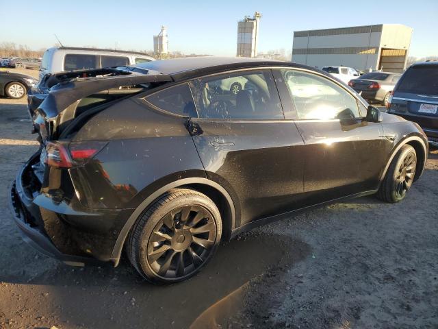 Obraz 3 z 2021 TESLA MODEL Y  2021 z VIN 5YJYGAEE4MF149267