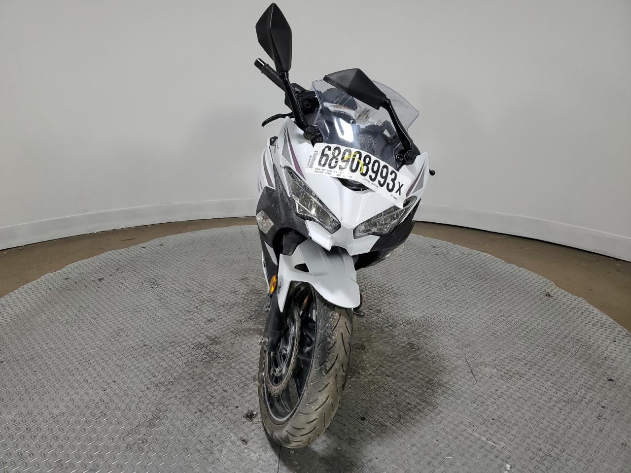 Изображение 2 Kawasaki Ex400 2023 с VIN JKAEXKH17PDAN9623