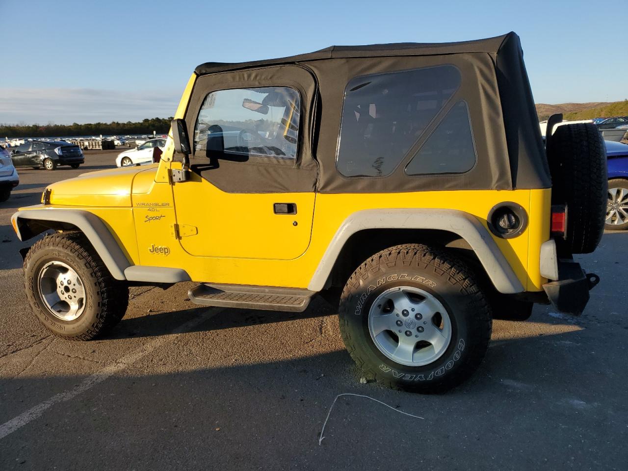 Image 2 of 2000 JEEP WRANGLER / TJ SPORT 2000 with VIN 1J4FA49SXYP787586