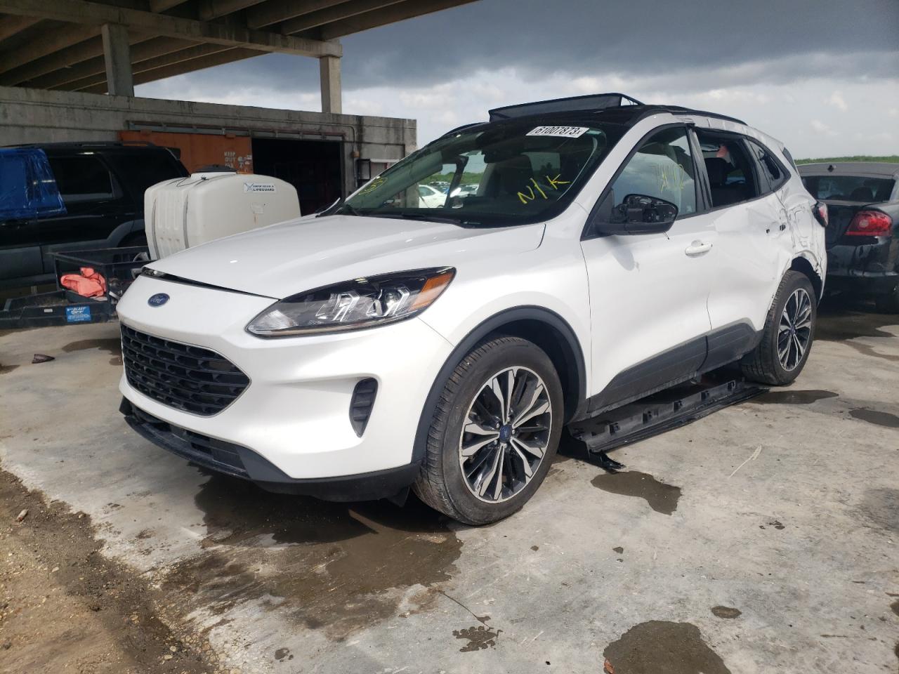 Изображение 1 2022 FORD ESCAPE SE 2022 с VIN 1FMCU0G65NUA43238