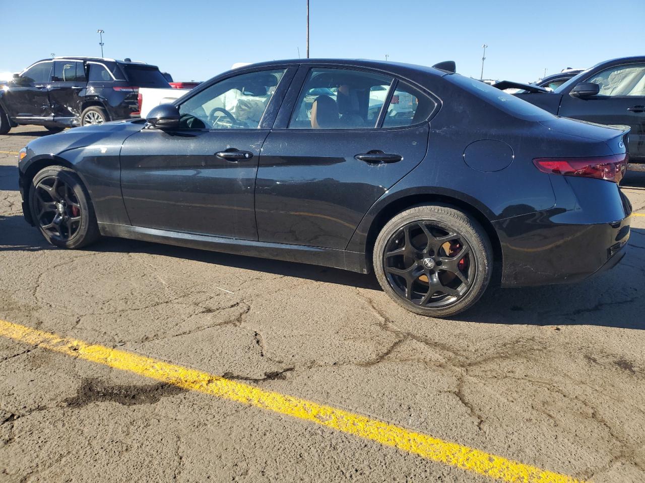 Изображение 2 2022 ALFA ROMEO GIULIA SUPER 2022 с VIN ZARFANBN3N7665184
