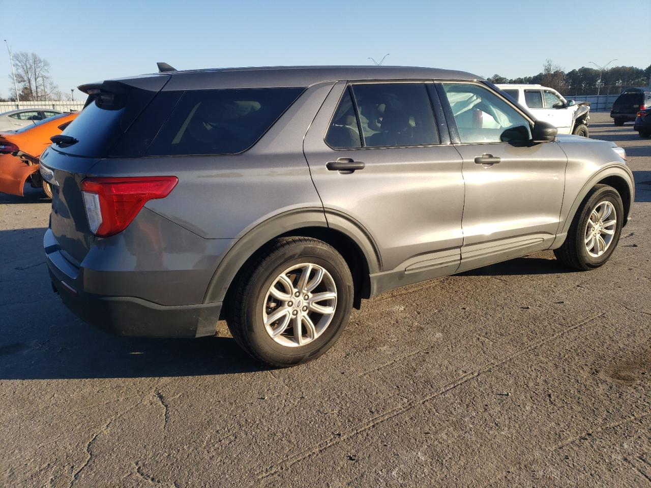Изображение 3 2021 FORD EXPLORER  2021 с VIN 1FMSK7BH0MGB11803