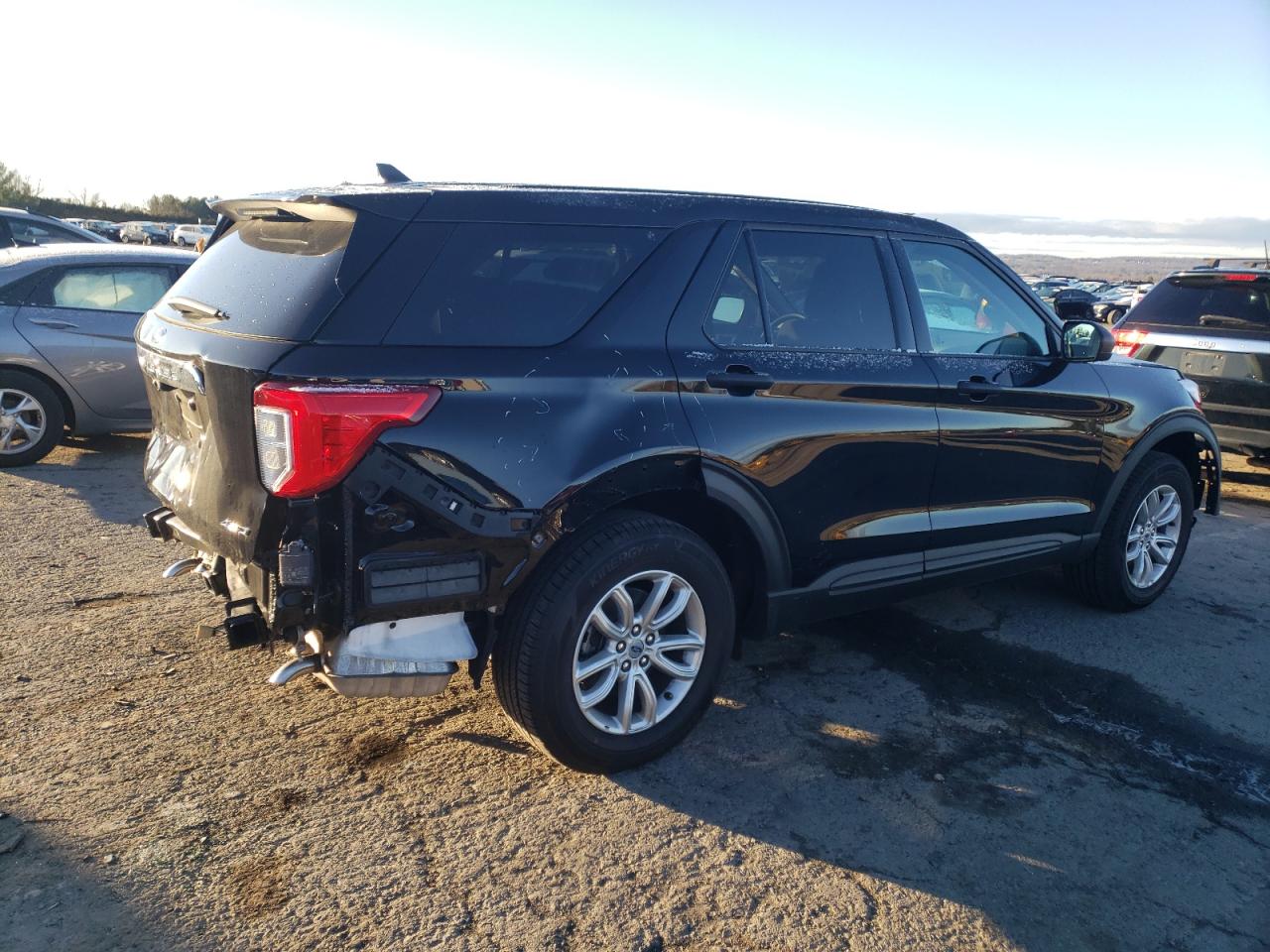 Image 3 of 2021 FORD EXPLORER  2021 with VIN 1FMSK8BH5MGC20876