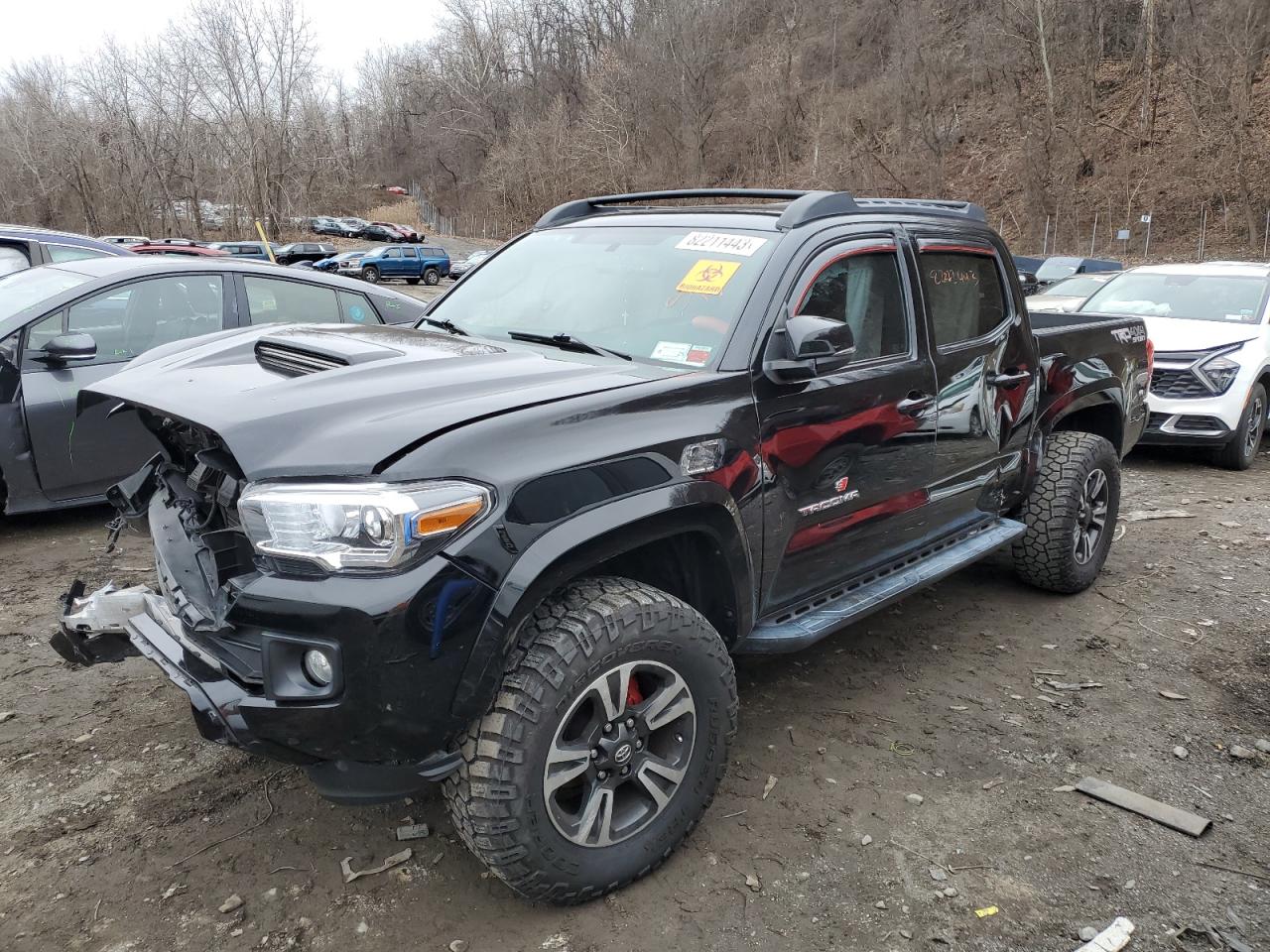 Image 1 of 2016 TOYOTA TACOMA DOUBLE CAB 2016 with VIN 3TMCZ5ANXGM038577