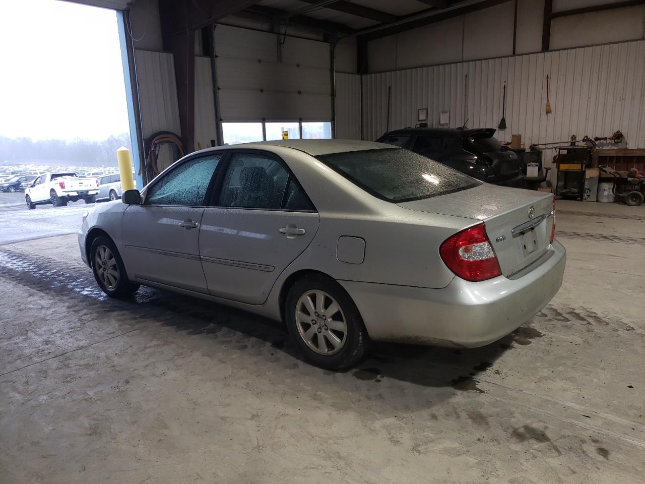 Obraz 2 z 2003 TOYOTA CAMRY LE 2003 z VIN 4T1BE30K03U204884