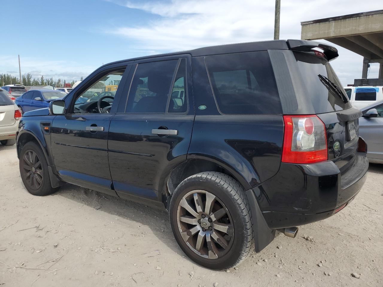 Image 2 of 2008 LAND ROVER LR2 HSE 2008 with VIN SALFR24NX8H073819