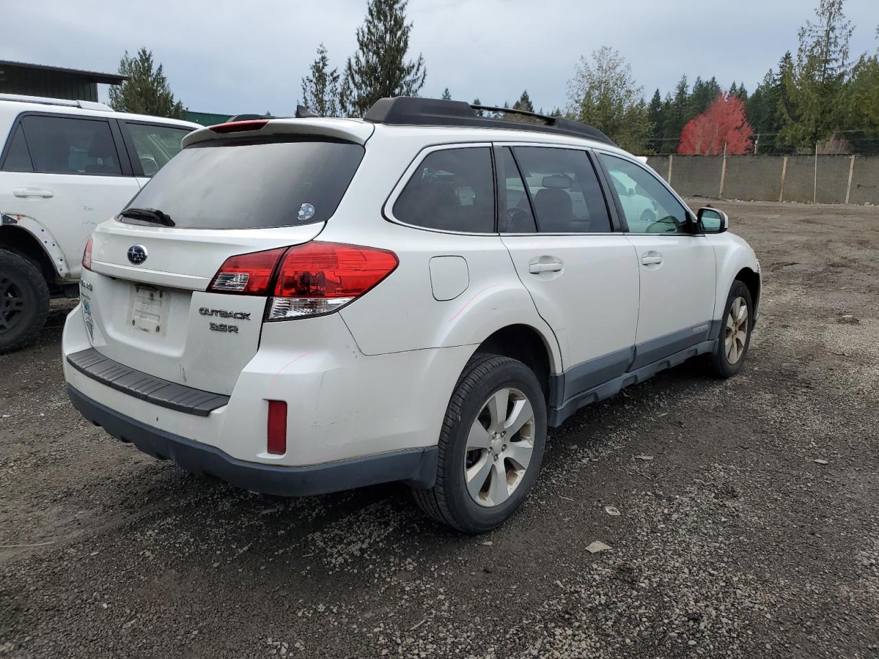 Image 3 of 2011 SUBARU OUTBACK 3.6R PREMIUM 2011 with VIN 4S4BRDHC6B2329325