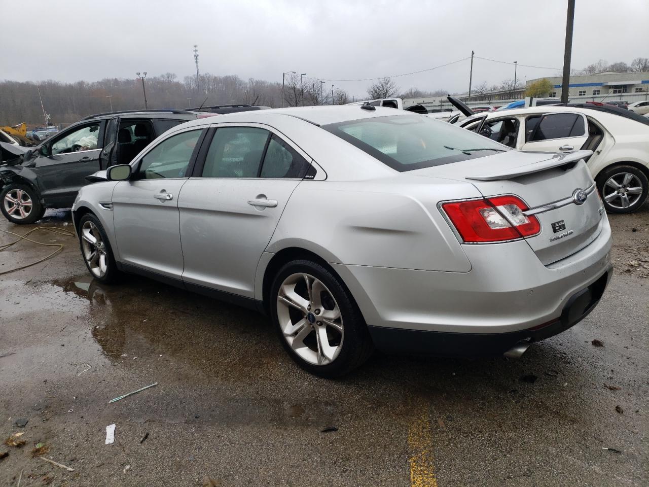 Obraz 2 z 2011 FORD TAURUS SHO 2011 z VIN 1FAHP2KT8BG139763
