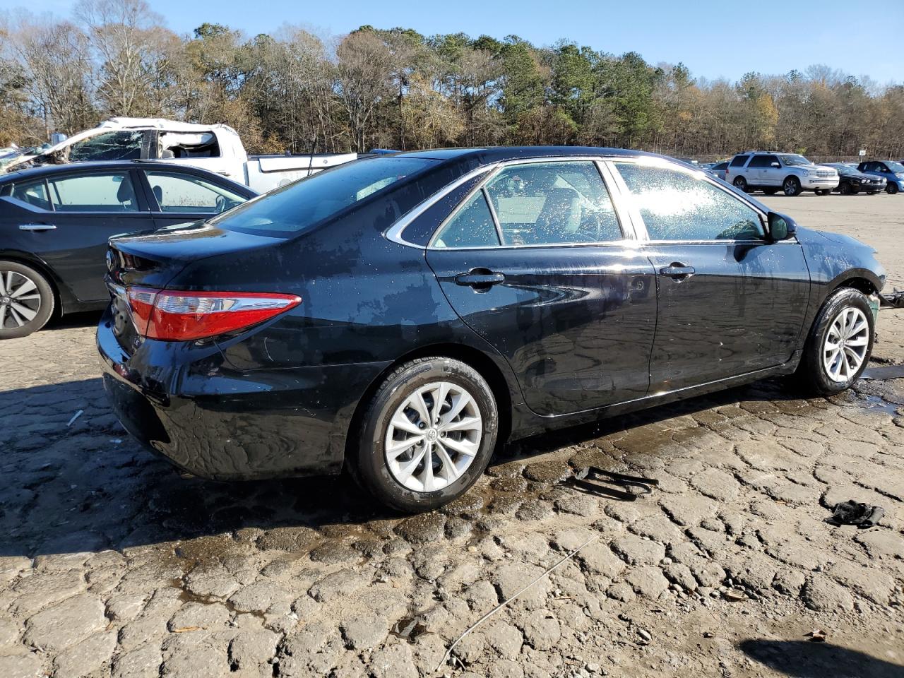 Image 3 of 2015 TOYOTA CAMRY LE 2015 with VIN 4T4BF1FK5FR450722