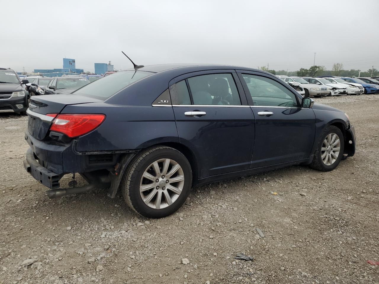 Изображение 3 2013 CHRYSLER 200 LIMITED 2013 с VIN 1C3CCBCG8DN555607