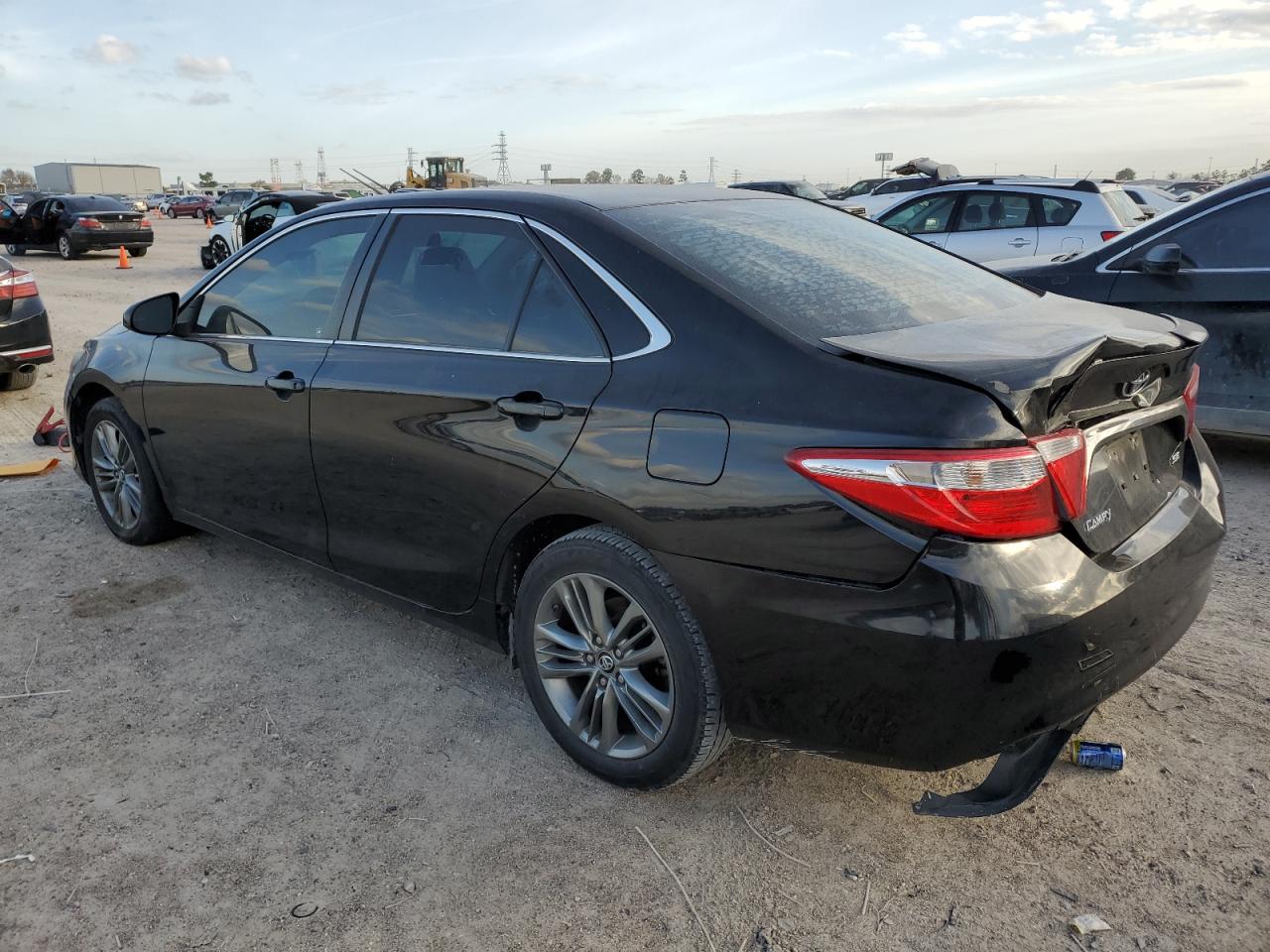 Obraz 2 z 2017 TOYOTA CAMRY LE 2017 z VIN 4T1BF1FK0HU447112
