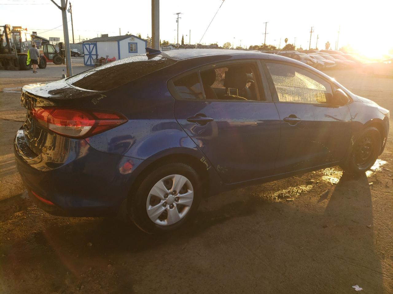 Obraz 3 z 2018 KIA FORTE LX 2018 z VIN 3KPFL4A79JE197862