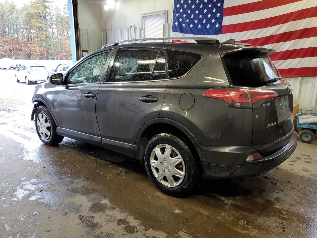 Obraz 2 z 2018 TOYOTA RAV4 LE 2018 z VIN JTMBFREV9JJ729805