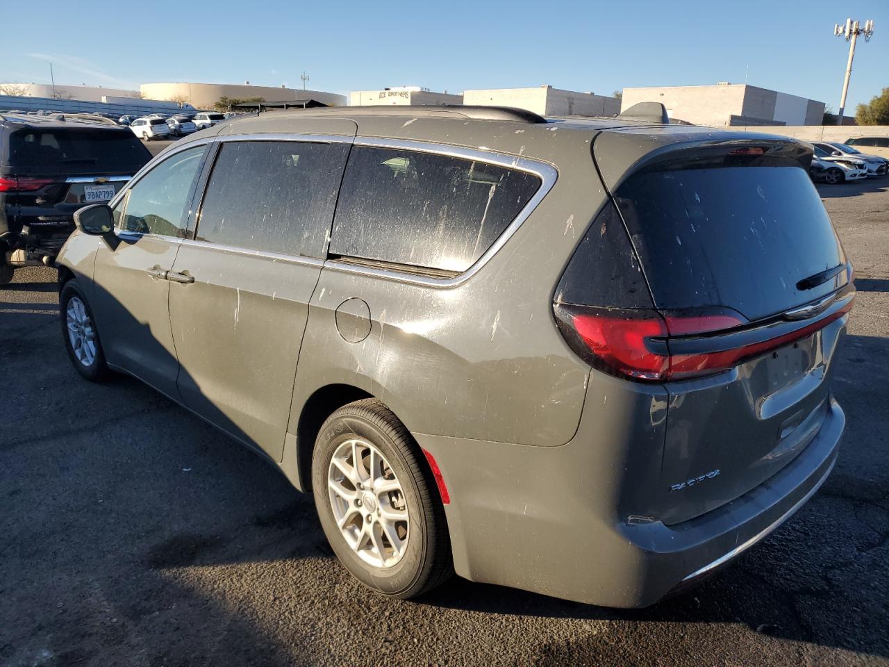 Image 2 of 2022 CHRYSLER PACIFICA TOURING L 2022 with VIN 2C4RC1BG2NR109491