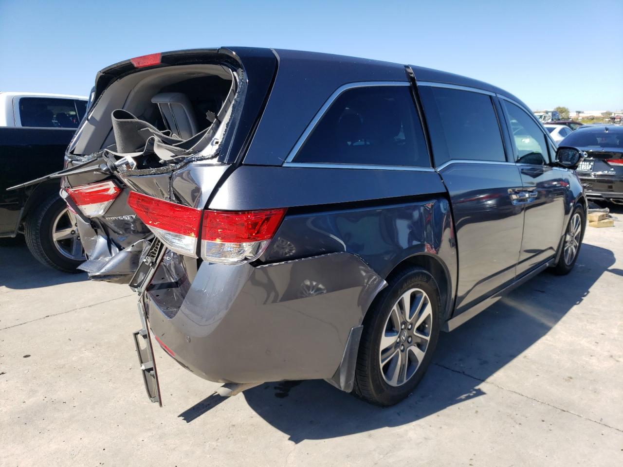Image 3 of 2017 HONDA ODYSSEY TOURING 2017 with VIN 5FNRL5H96HB026498