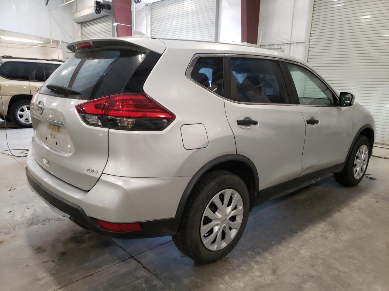 Image 3 of 2017 NISSAN ROGUE S 2017 with VIN JN8AT2MV6HW275639