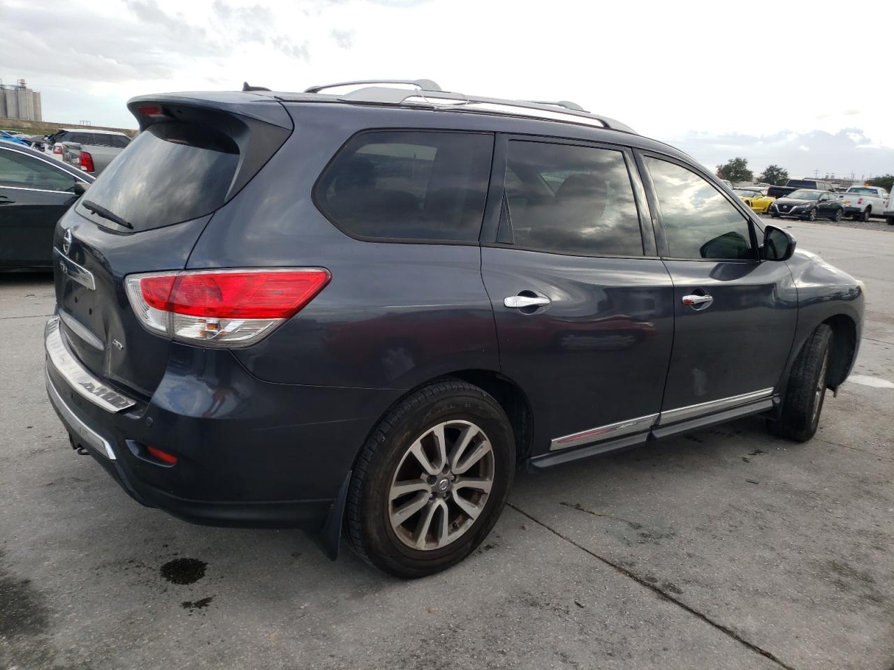Image 3 of 2013 NISSAN PATHFINDER S 2013 with VIN 5N1AR2MM9DC647600