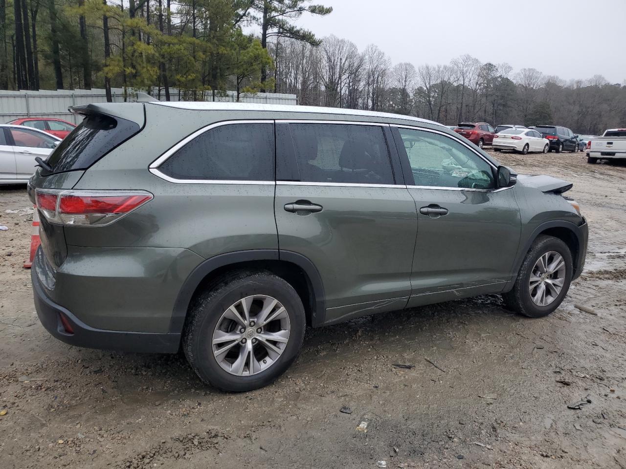 Image 3 of 2015 TOYOTA HIGHLANDER XLE 2015 with VIN 5TDKKRFH4FS041712