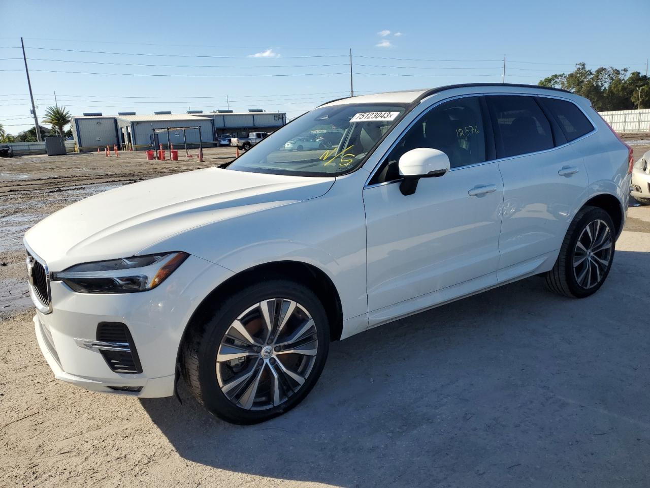 2022 VOLVO XC60 B5 MOMENTUM 2022 image