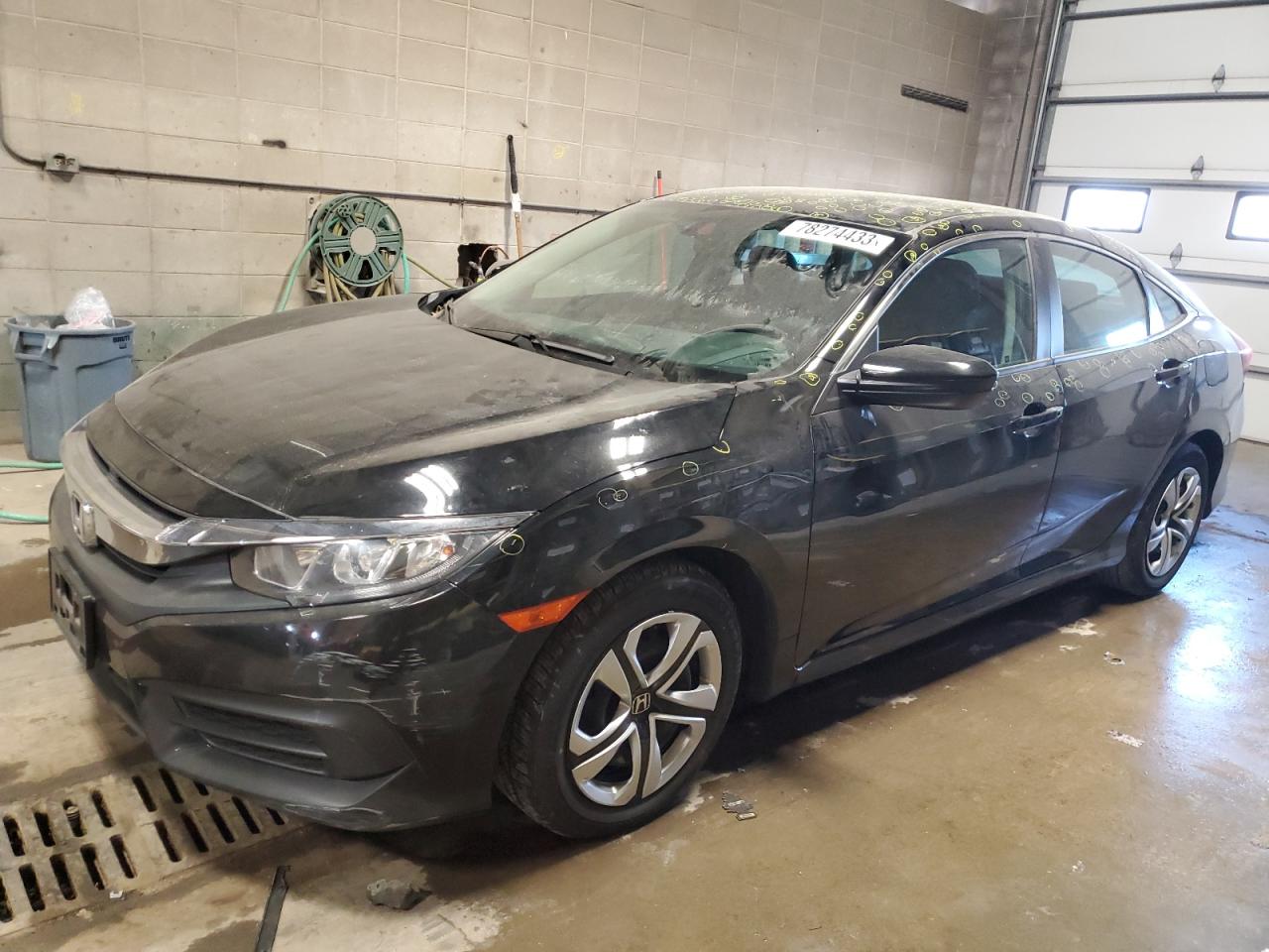 Obraz 1 z 2017 HONDA CIVIC LX 2017 z VIN 19XFC2F56HE047021