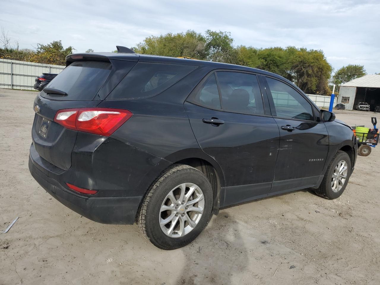 Obraz 3 z 2019 CHEVROLET EQUINOX LS 2019 z VIN 2GNAXHEV6K6226824