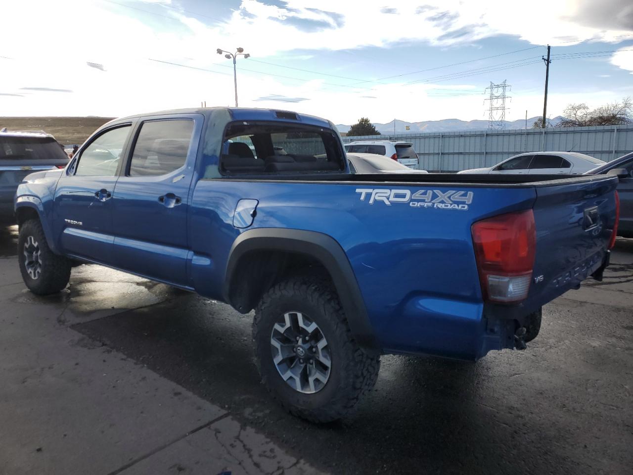 Image 2 of 2017 TOYOTA TACOMA DOUBLE CAB 2017 with VIN 3TMDZ5BN9HM032886