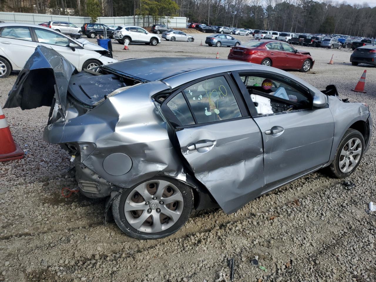 Obraz 3 z 2013 MAZDA 3 I 2013 z VIN JM1BL1U74D1824127