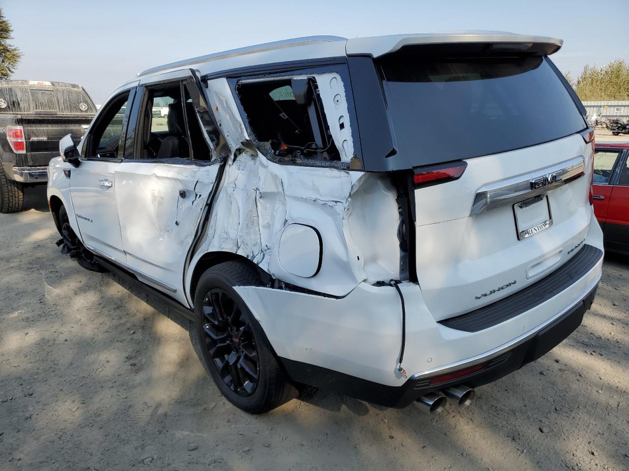 Image 3 of 2022 GMC YUKON DENALI 2022 with VIN 1GKS2DKL7NR272022