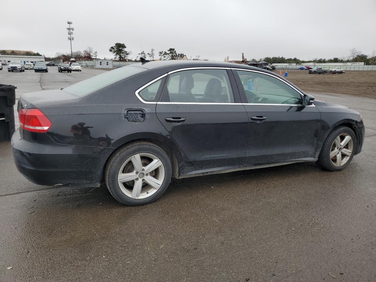 Image 3 of 2013 VOLKSWAGEN PASSAT SE 2013 with VIN 1VWBH7A30DC022326
