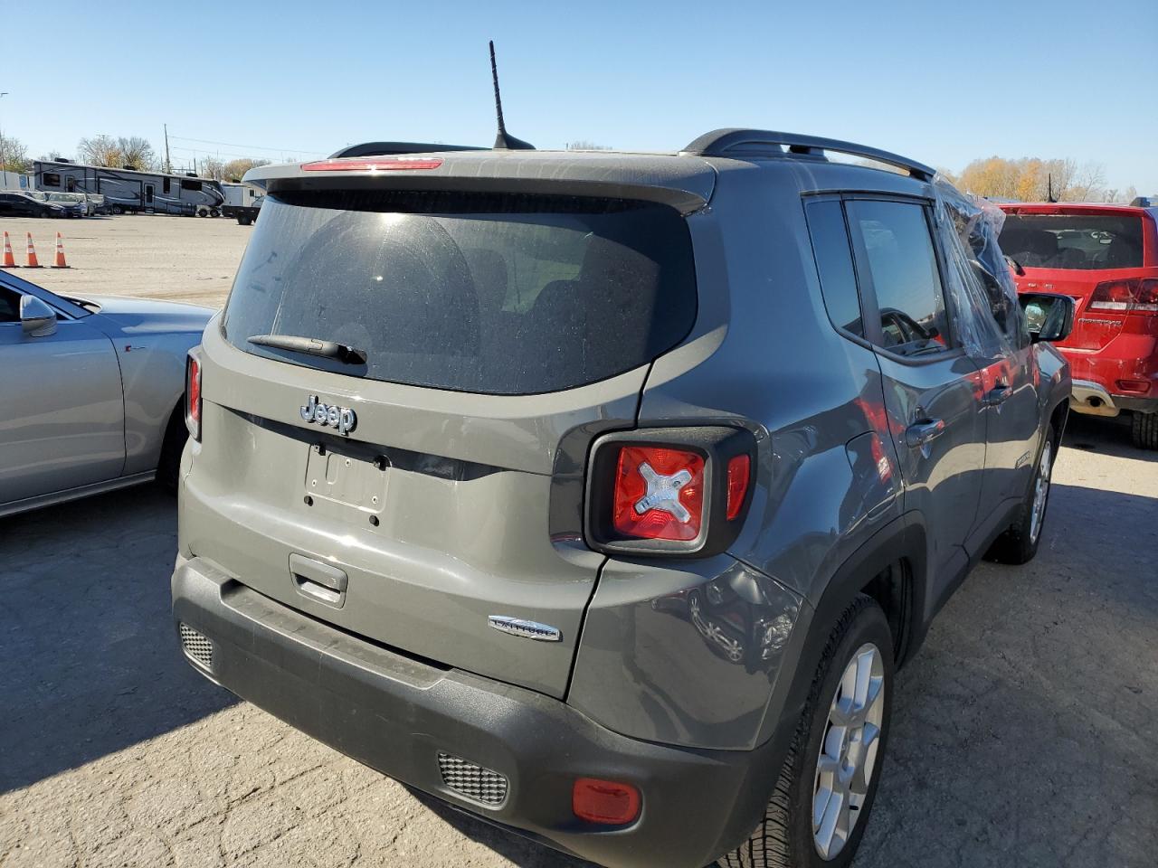 Image 3 of 2019 JEEP RENEGADE LATITUDE 2019 with VIN ZACNJABBXKPK52565