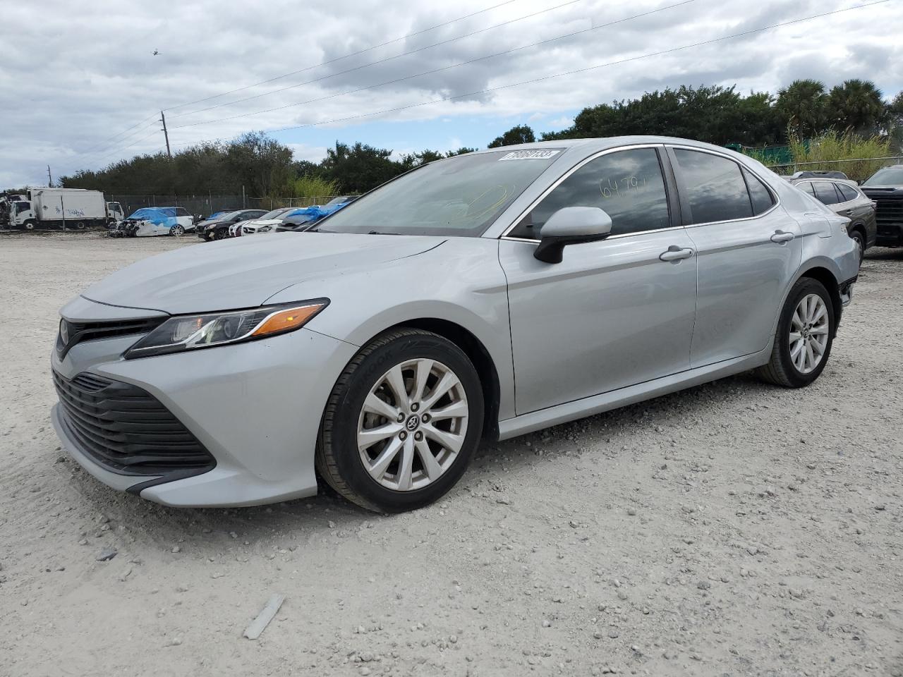 Obraz 1 z 2018 TOYOTA CAMRY L 2018 z VIN 4T1B11HK1JU137536