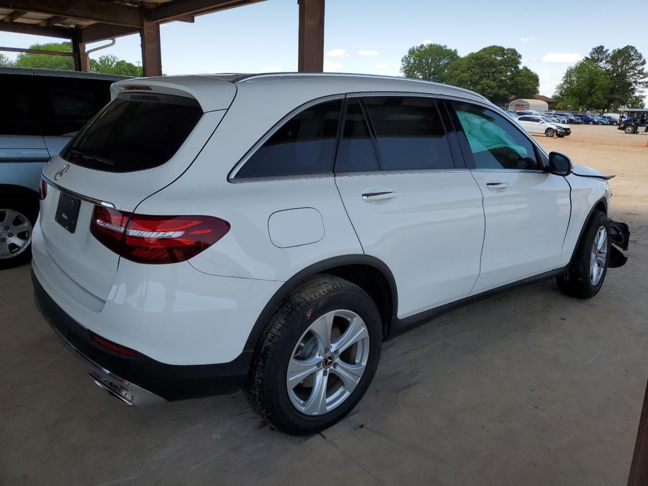 Image 3 of 2018 MERCEDES-BENZ GLC 300 2018 with VIN WDC0G4JB5JV088724