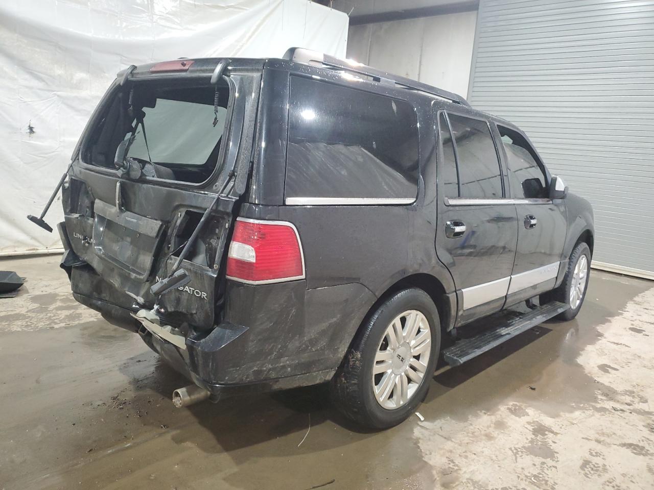 Obraz 3 z 2014 LINCOLN NAVIGATOR  2014 z VIN 5LMJJ2J56EEL06436