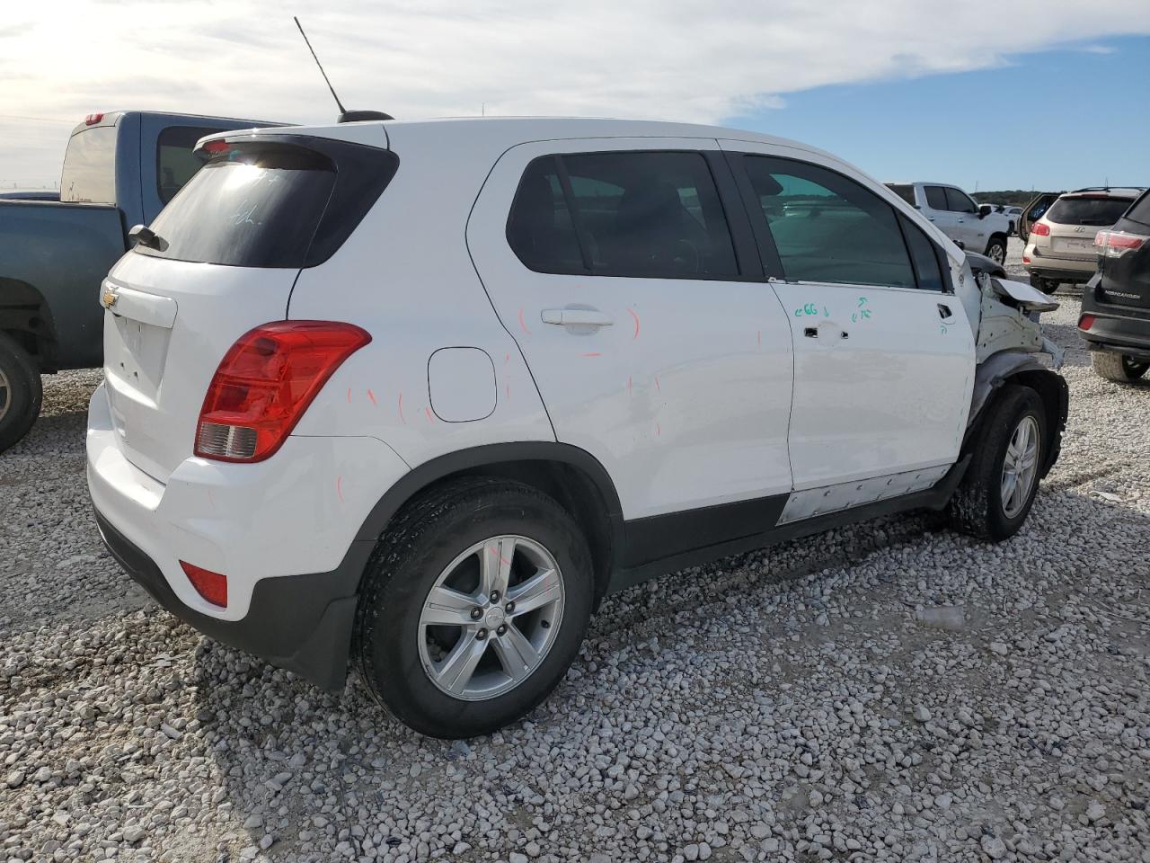 Image 3 of 2020 CHEVROLET TRAX LS 2020 with VIN 3GNCJKSB5LL133663