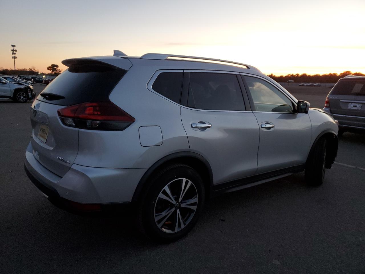 Obraz 3 z 2019 NISSAN ROGUE S 2019 z VIN JN8AT2MV2KW390911