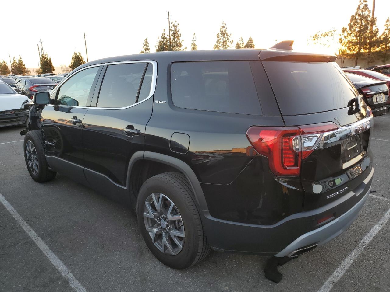 Image 2 of 2022 GMC ACADIA SLE 2022 with VIN 1GKKNKL42NZ163440