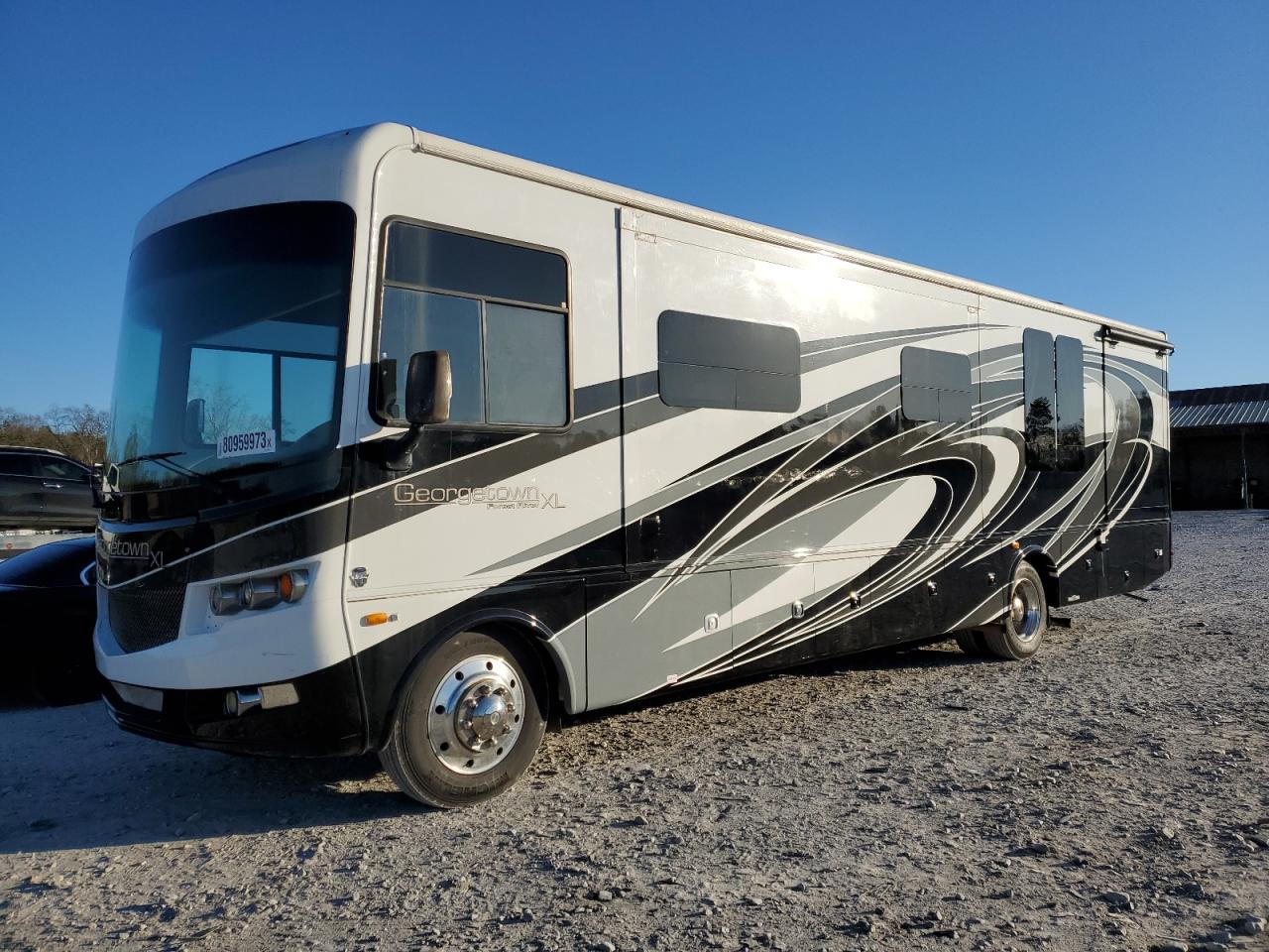Изображение 2 2016 FORD F53  2016 с VIN 1F66F5DY1G0A07087