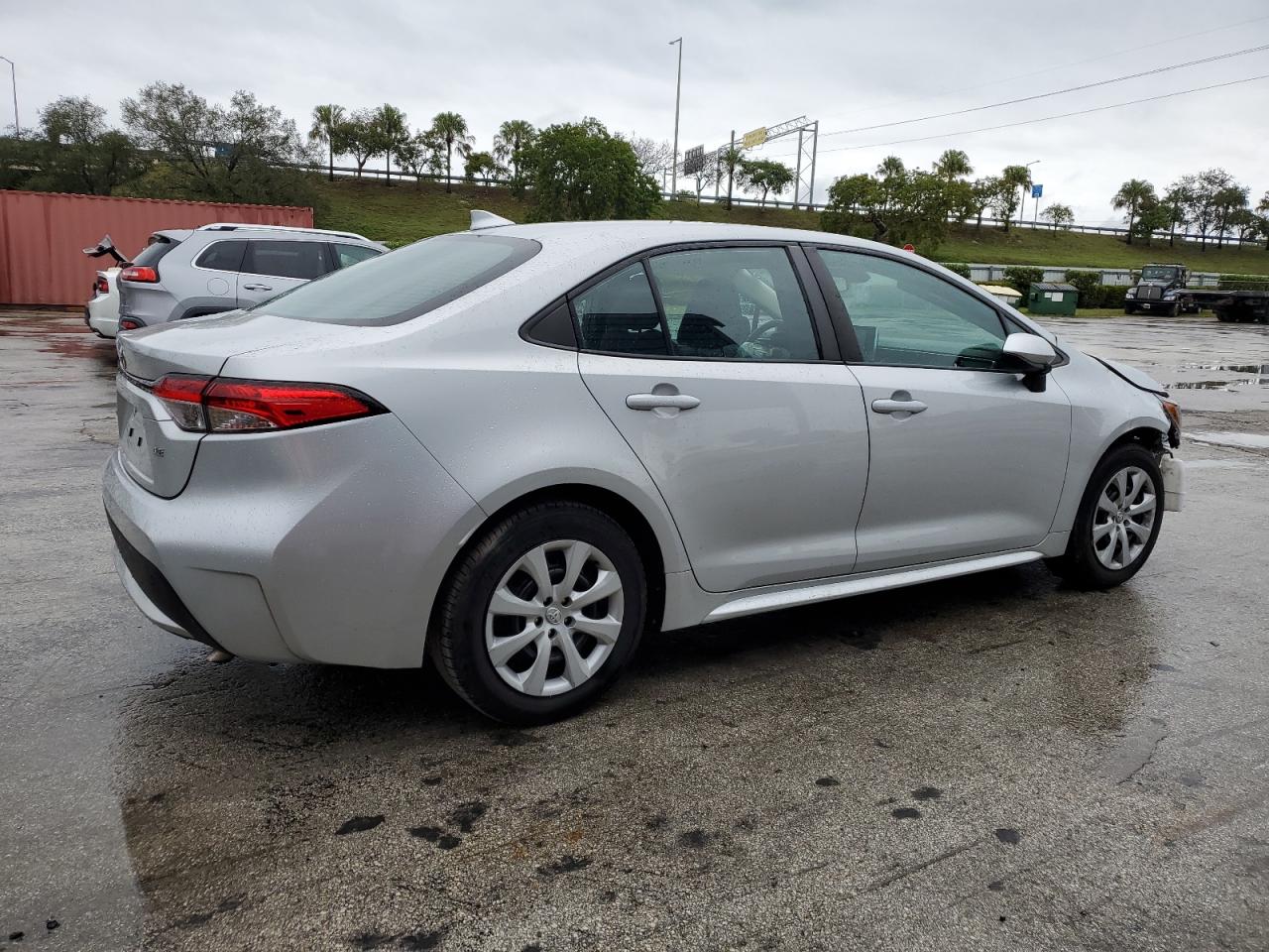 Obraz 3 z 2021 TOYOTA COROLLA LE 2021 z VIN 5YFEPMAE1MP180619
