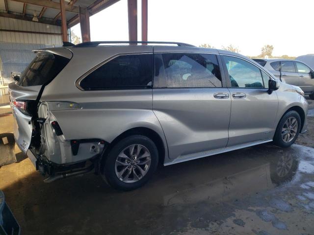 Obraz 3 z 2021 TOYOTA SIENNA LE 2021 z VIN 5TDBRKECXMS027061