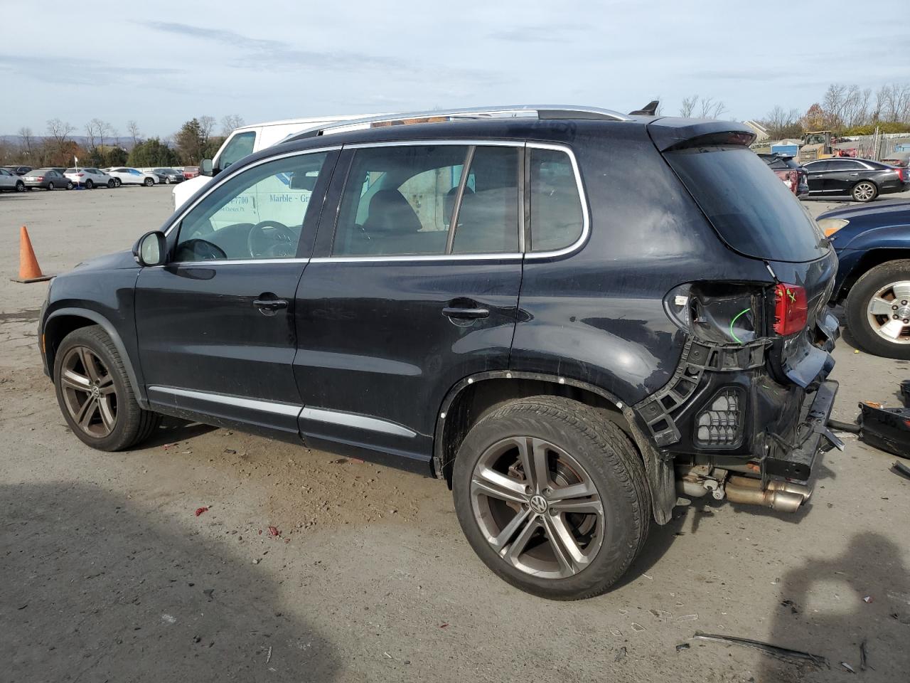 Изображение 2 2017 VOLKSWAGEN TIGUAN SPORT 2017 с VIN WVGUV7AX8HK008186