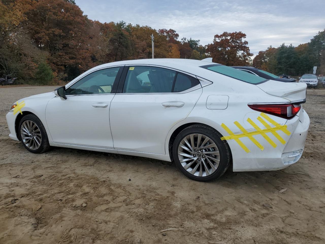 Image 2 of 2023 LEXUS ES 300H BASE 2023 with VIN 58AEA1C17PU036255