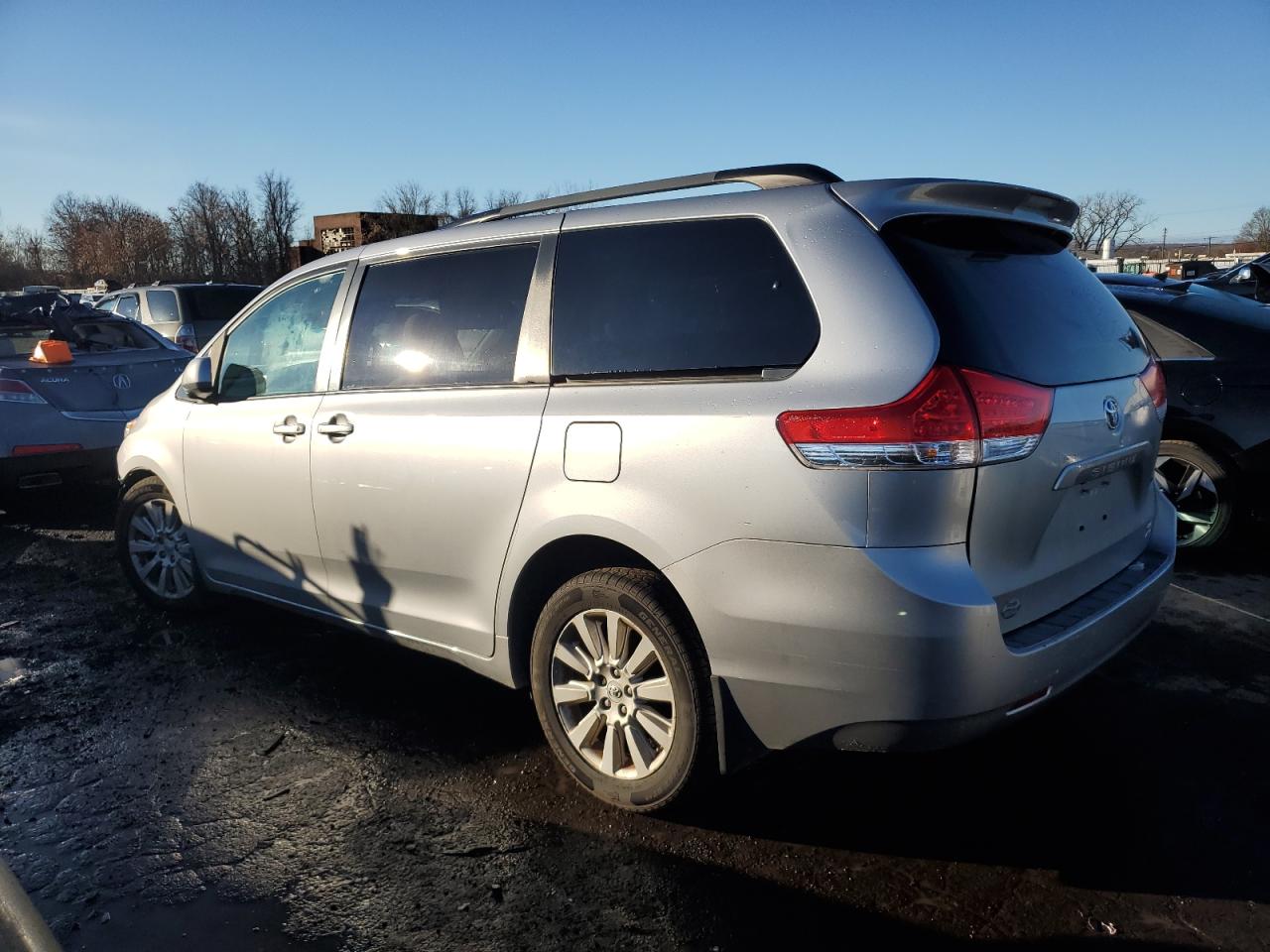Image 2 of 2011 TOYOTA SIENNA LE 2011 with VIN 5TDJK3DC7BS007290